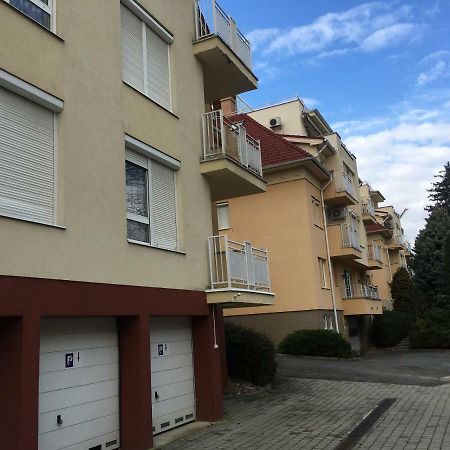 Konig Apartman Iii. ヘーヴィーズ エクステリア 写真